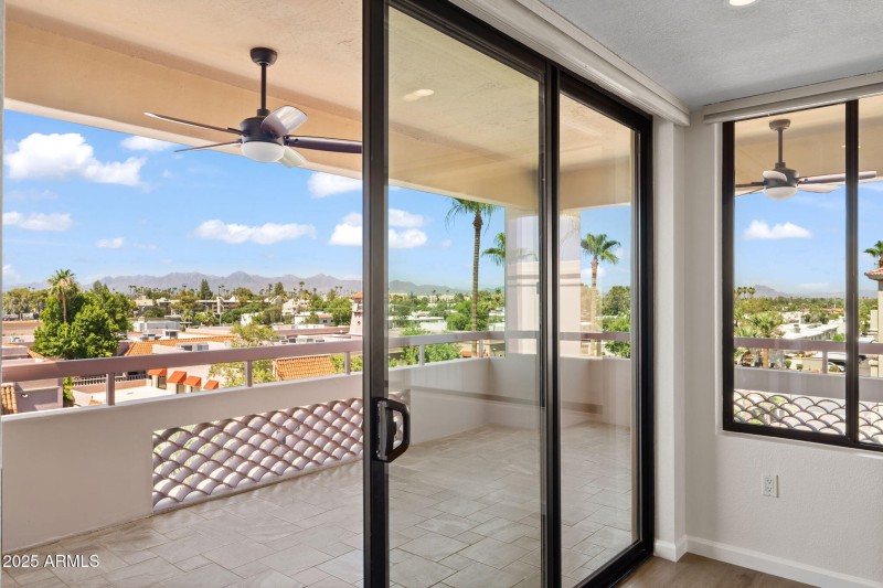 FLOOR TO CEILING WINDOWS