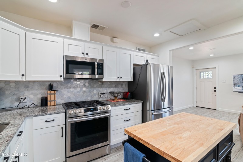 12_9520 n central ave-12