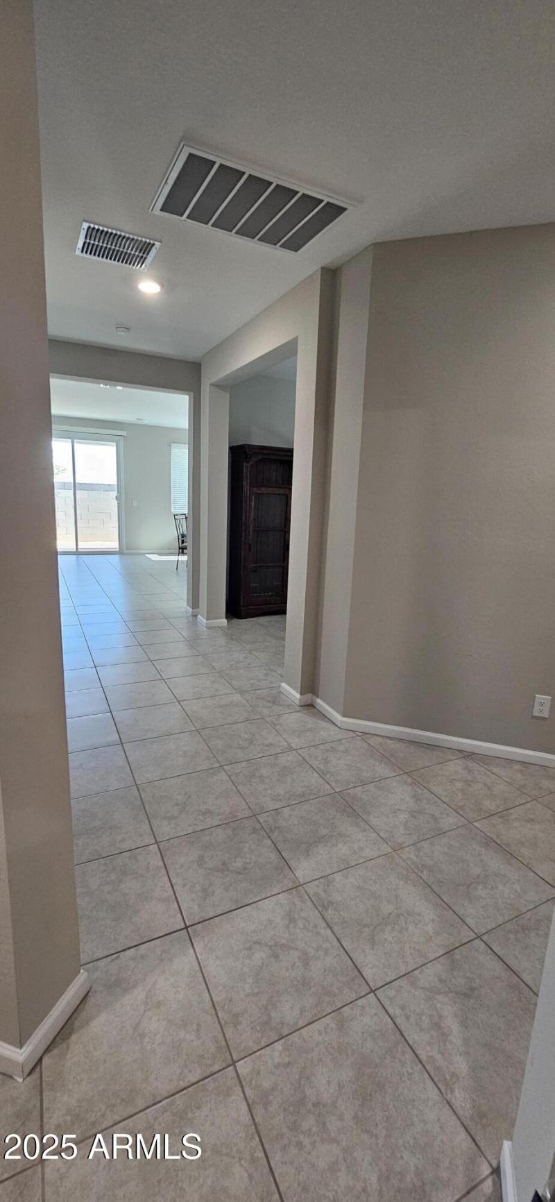 ENTRANCE TOWARD KITCHCEN