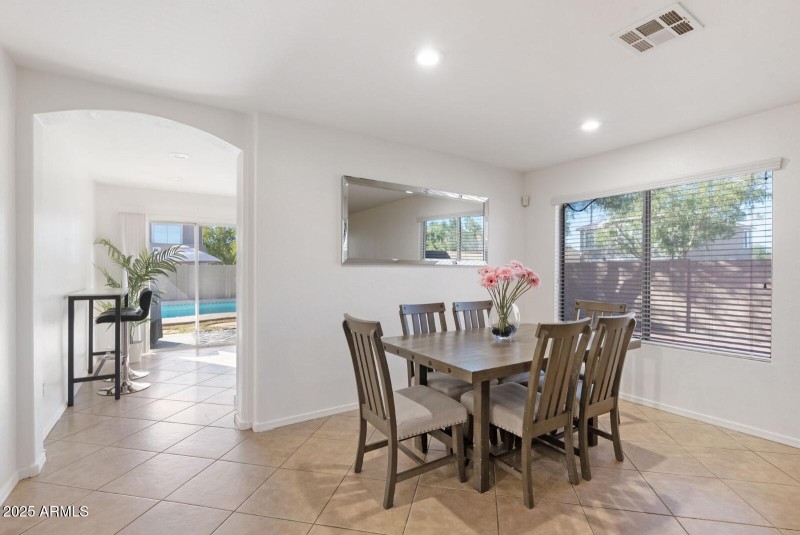 09b94489-a3a7-4386-80ee-9292cc4f54bf