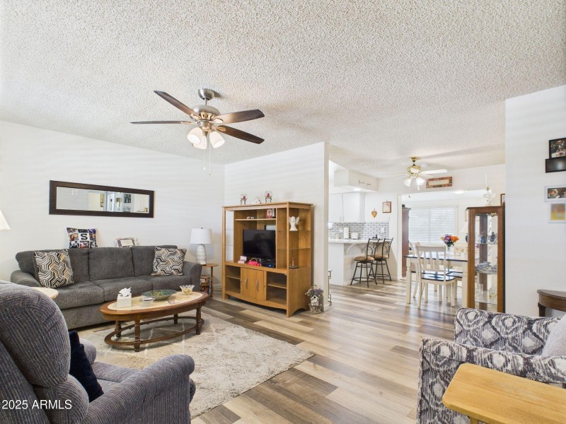 13-web-or-mls-CAM03379G0-PR0127-STILL013