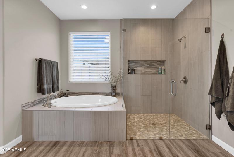 Spa-Inspired Owner’s Bath