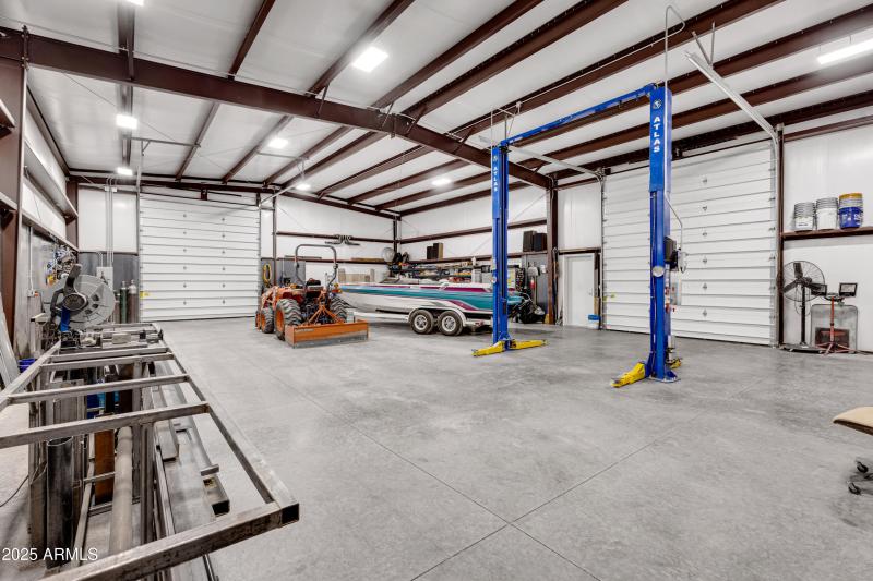 Multipurpose Mechanic’s Bay