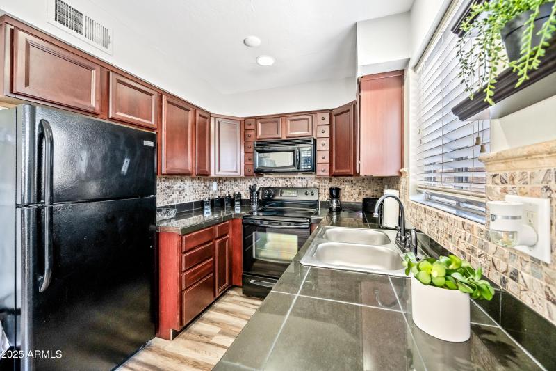 10-4630N68S242-ocupix