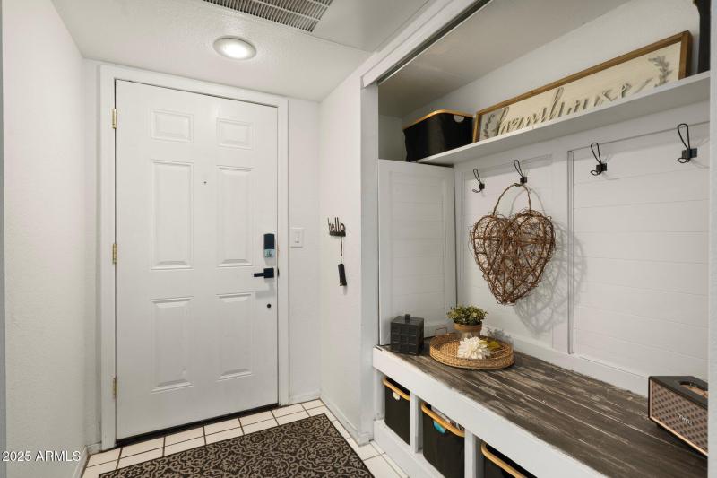 22-web-or-mls-QVB09230