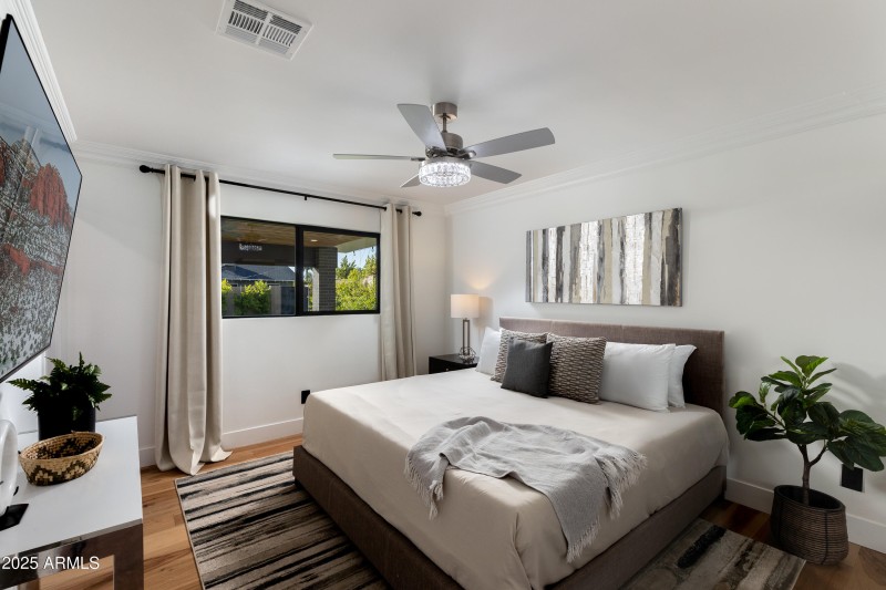 2ND BEDROOM EN-SUITE