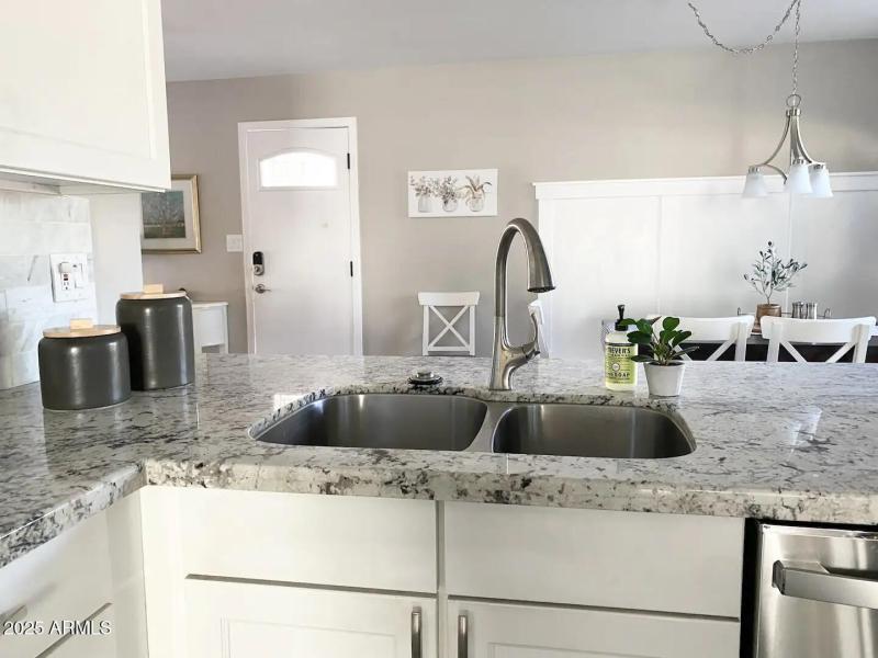 b7521a3c-6db1-4ec8-b843-d8c92c89cbd8