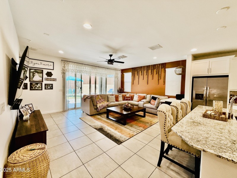 1E0776B1-4712-4EF8-8179-1CAAF325BE88_1_2