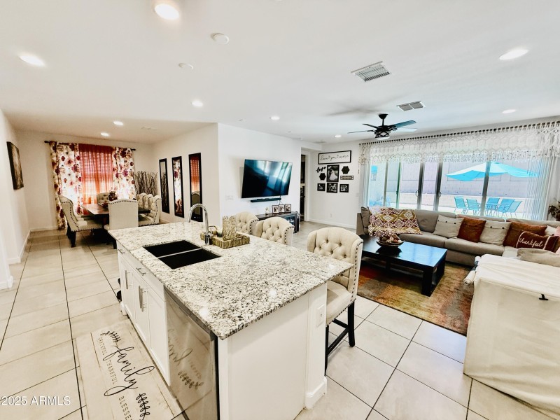 94B66D57-03EA-45E3-A4CD-F1A3C780710D_1_2