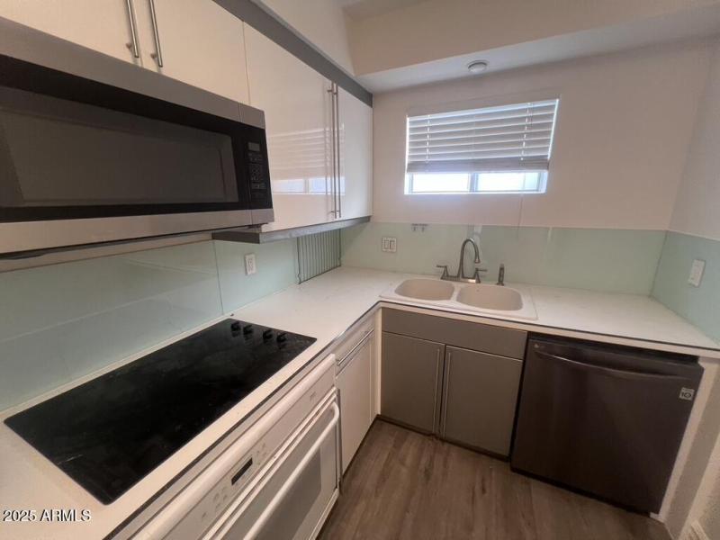 011CC529-A294-4BC0-ADB7-0A3BE7EC35FE_1_1