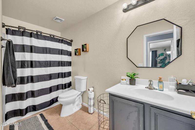 1147 E Harvest Rd-32