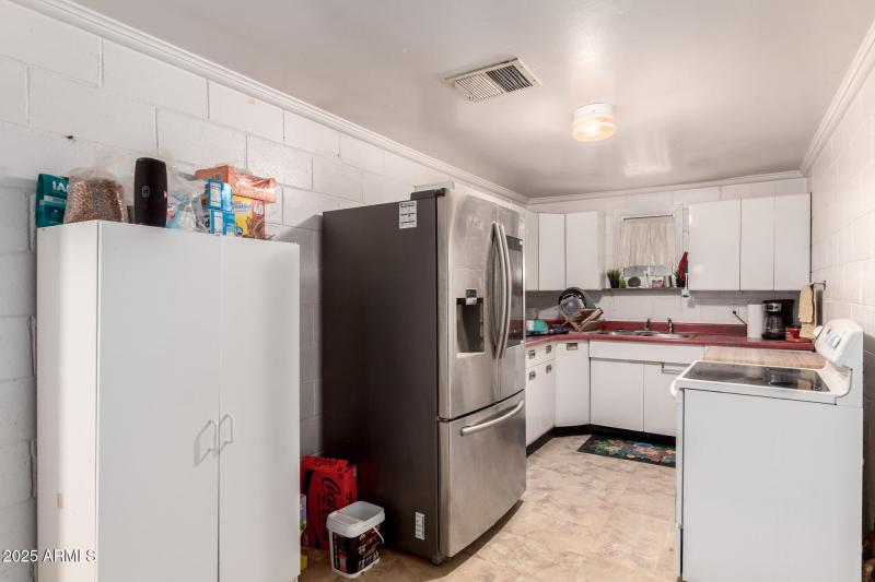 Cozy Kitchen with all you need!