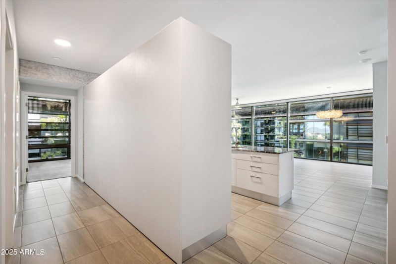 Hall to Split Guest Bedrooms