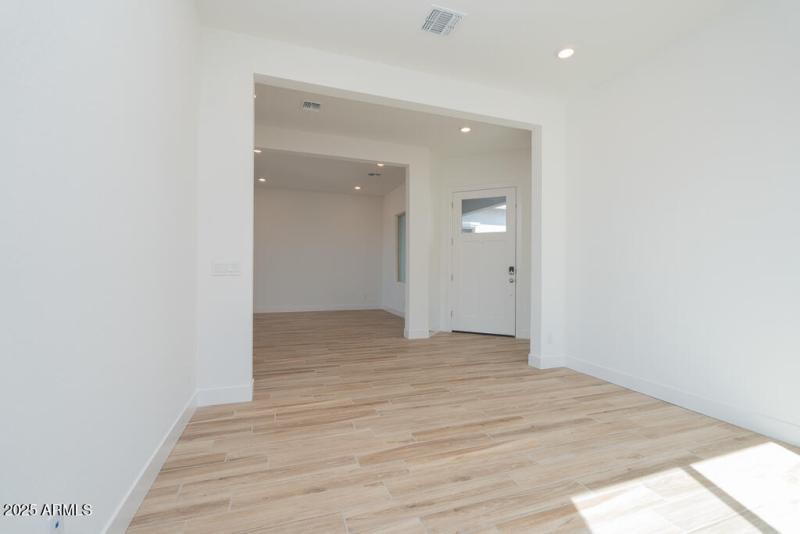 Tri Pointe Blossom Rock 490 - Office-2ML