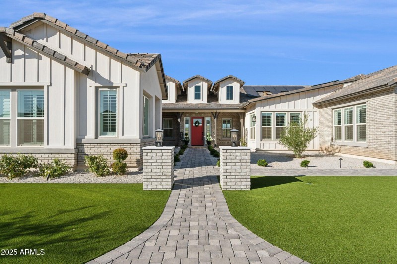 2-web-or-mls-19910-e-vallejo-st