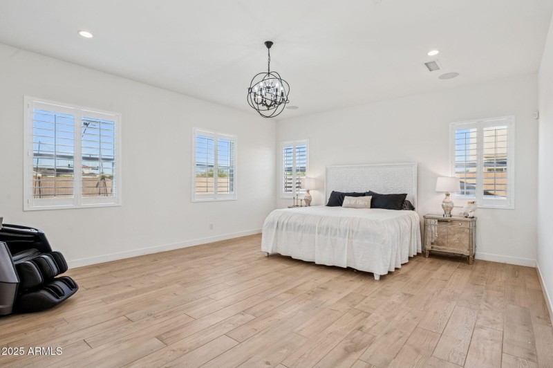 23-web-or-mls-19910-e-vallejo-st