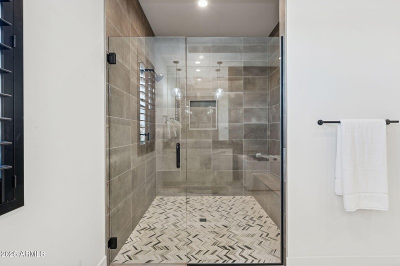 29-web-or-mls-19910-e-vallejo-st