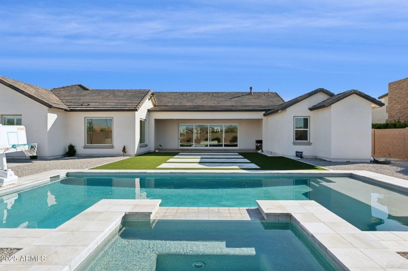 47-web-or-mls-19910-e-vallejo-st