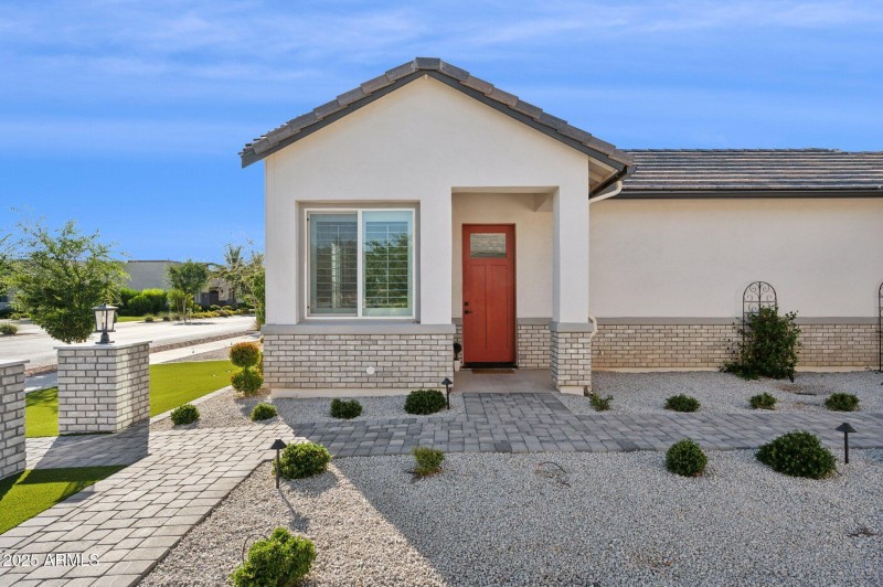 52-web-or-mls-19910-e-vallejo-st