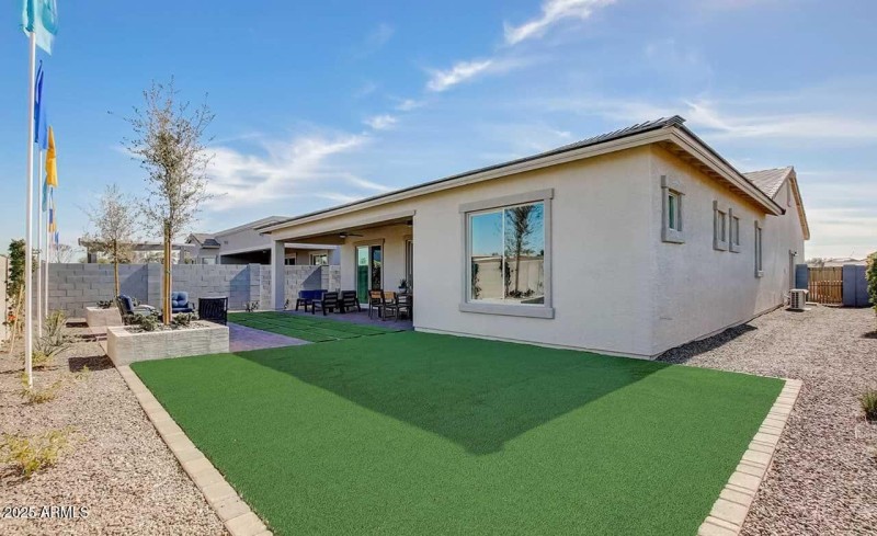 Mirada-Crossing_Amethyst_xb