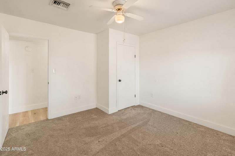 1407 E Mountain View Rd-3