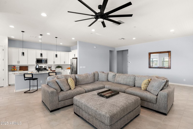 Living room/ Dining Rm