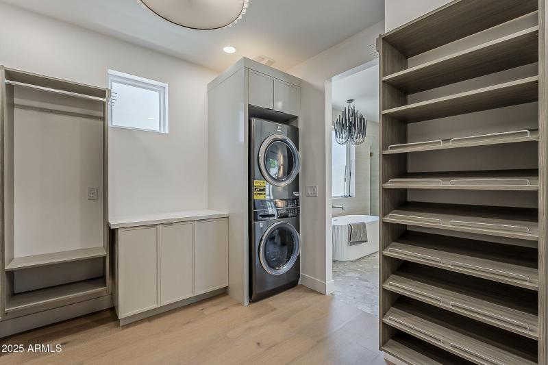 34-web-or-mls-Piccadilly-34