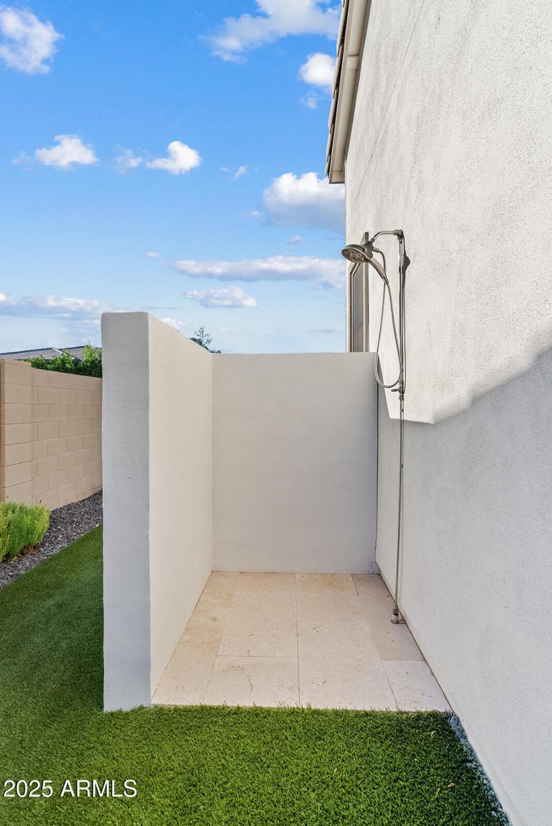 Outdoor Shower, Sideyard