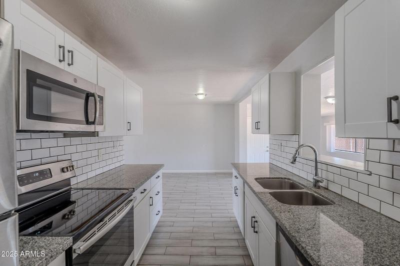 11-web-or-mls-North-11