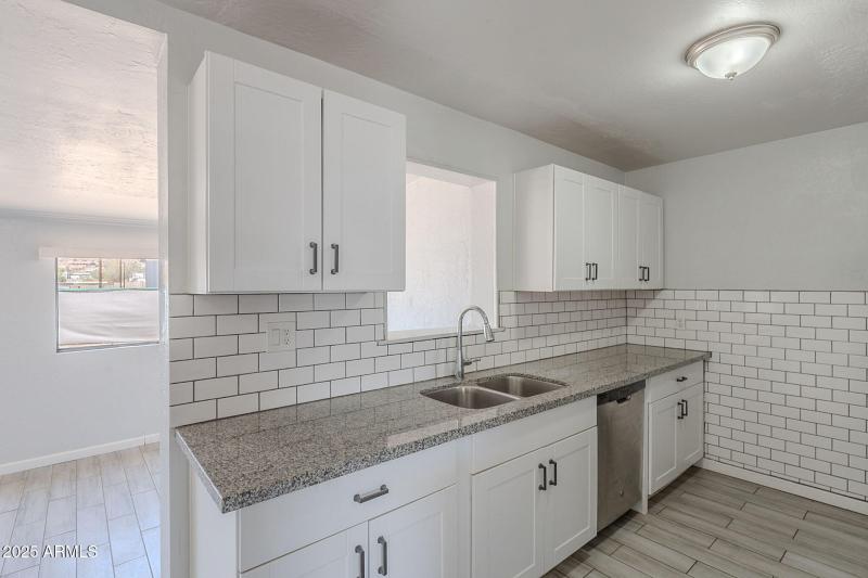 12-web-or-mls-North-12