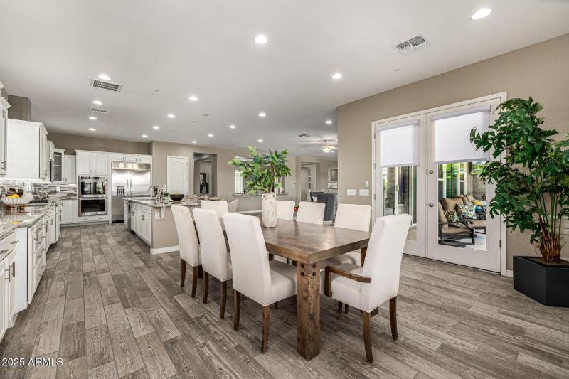 Kitchen with Breakfast Room