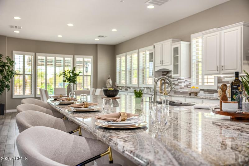 Kitchen Breakfast Bar