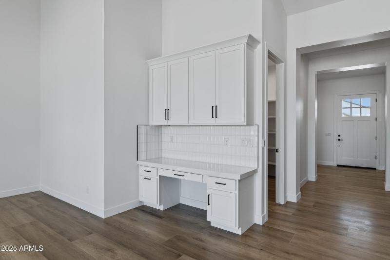 3989 E Freeman Ln-11