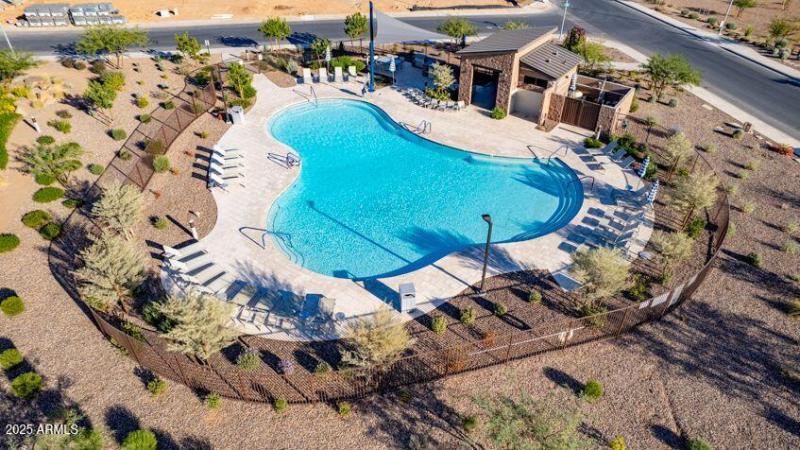 La Mira_Pool Drone (1)