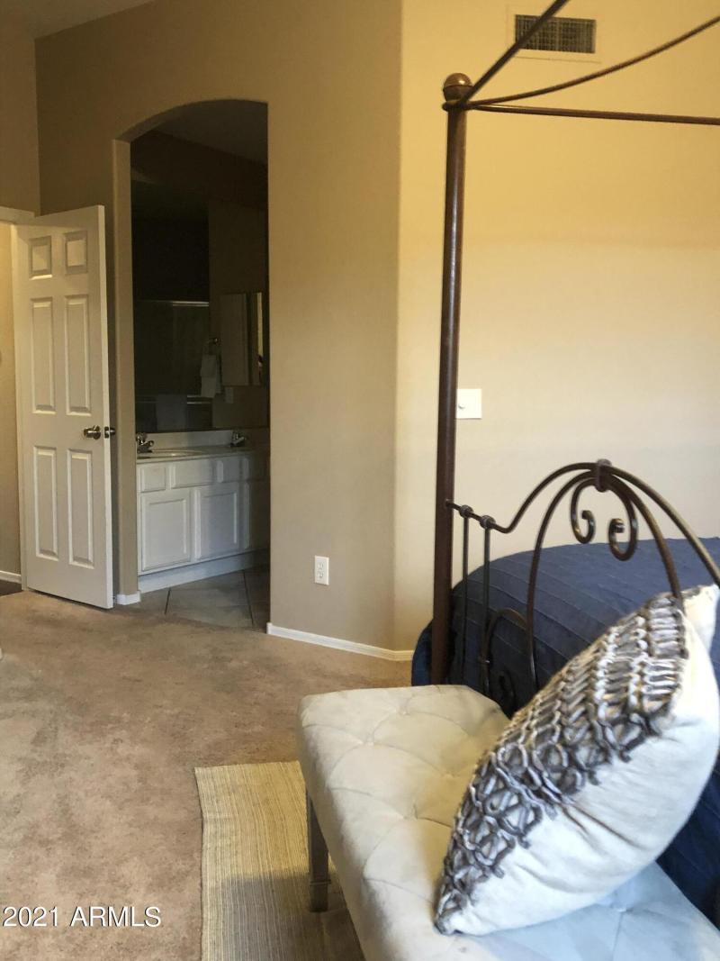 1055C0F6-9AE2-4ABC-8789-6C5980A6058E