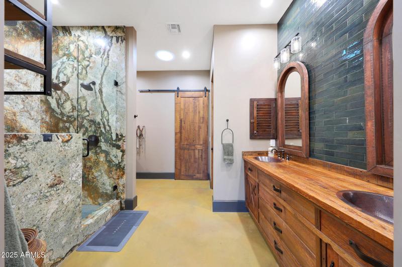 Primary Ensuite/Bath