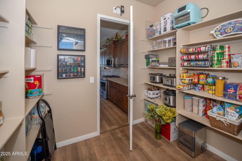 04 Kitchen pantry b