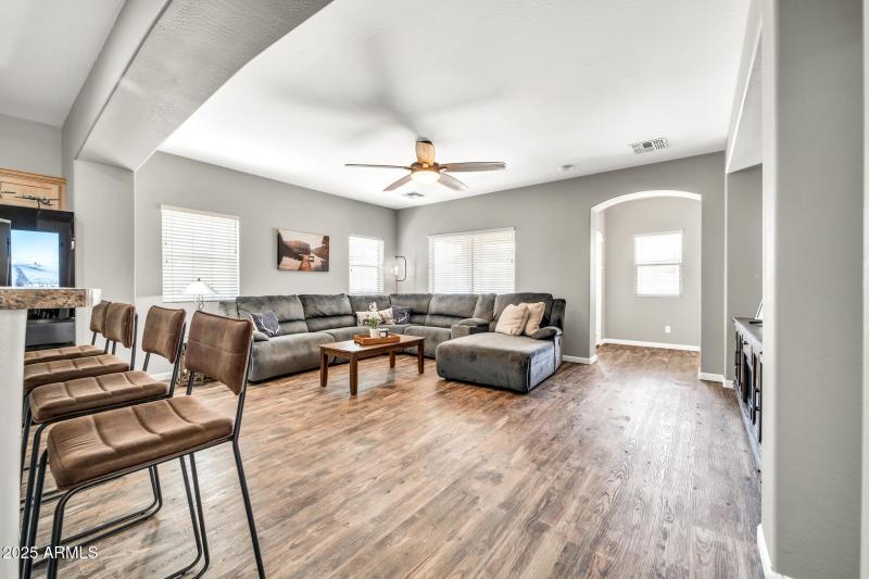 16917 W Sonora St-8_(2048)