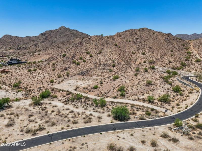 1-web-or-mls-3284-n-highlands-dr