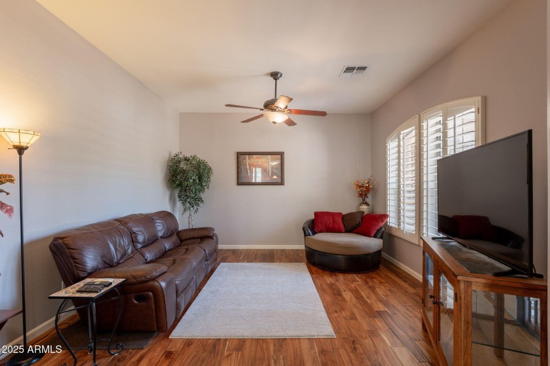 30-web-or-mls-Nora-30