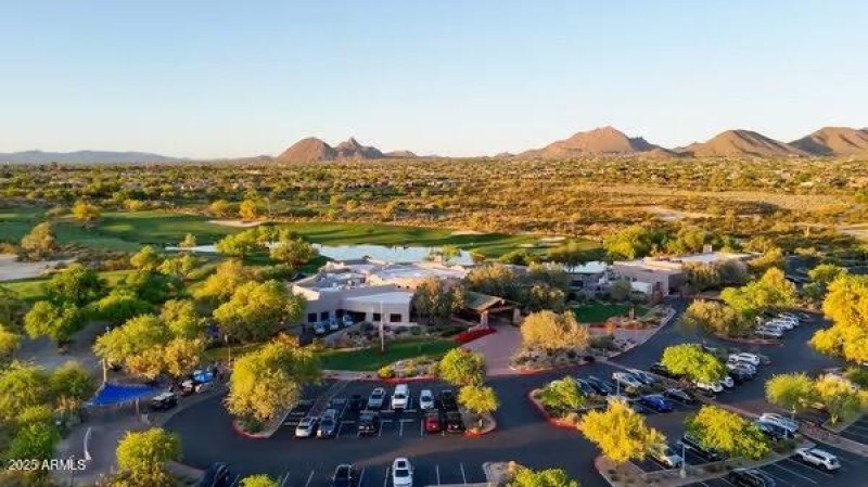 large-0197a80d-a451-71f7-8716-4eba4bd91a