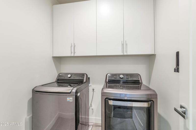 Spacious laundry room