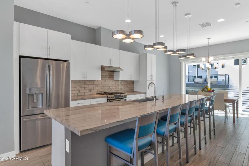 8' island/Breakfast bar