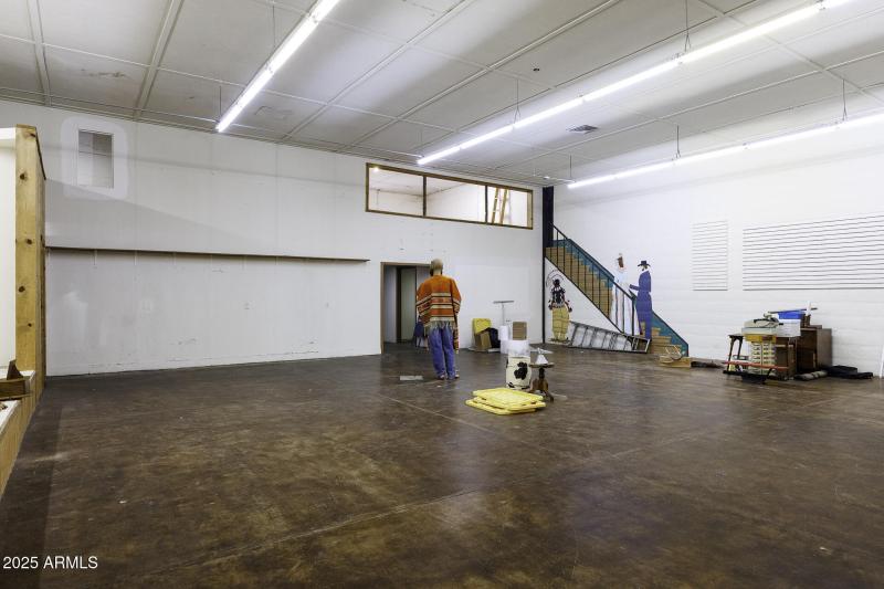 Auction Room to West