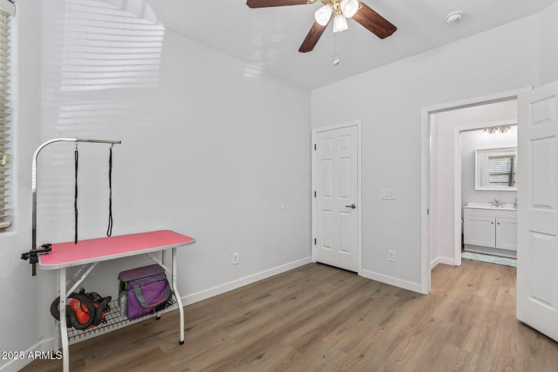 6-1 Downstairs Guest Bdrm next to Full B