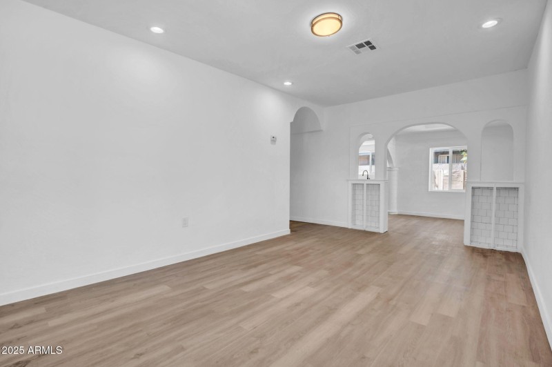 12-web-or-mls-538 S Macdonald-12