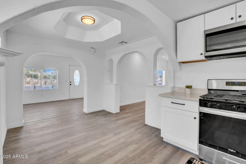 10-web-or-mls-538 S Macdonald-10