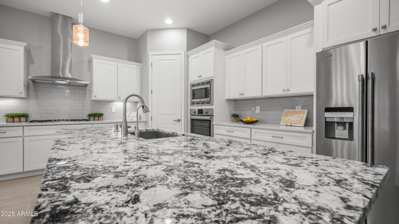 Granite Island w/Seating