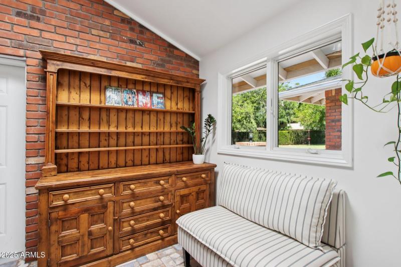 53-web-or-mls-N 15th Ave-L2706-051