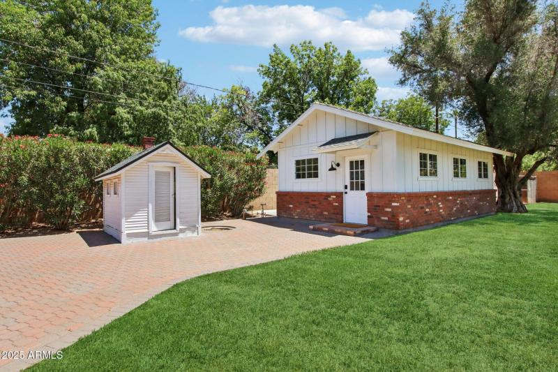 57-web-or-mls-N 15th Ave-L2706-055